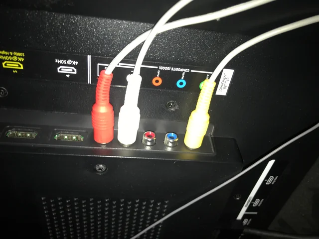 Insert the cables to connect your LG TV to Wii console